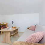 Apartman With Sea View 03 *