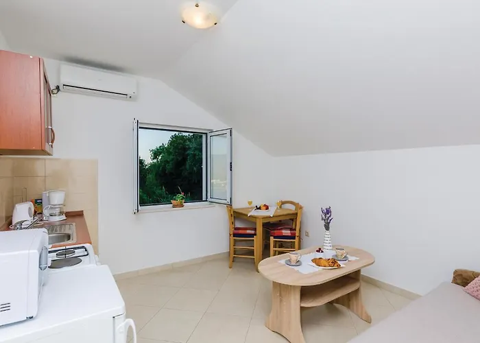 Apartment With Sea View 03 Gruda